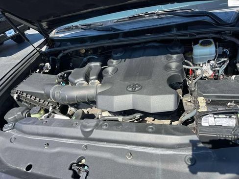 Used 2016 Toyota 4Runner SR5 AWD/4WD image 13