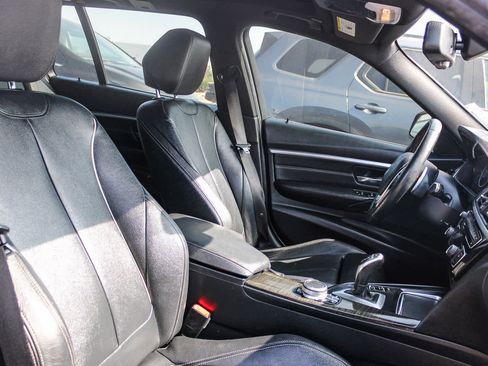 Used 2018 BMW 330i xDrive Wagon image 15