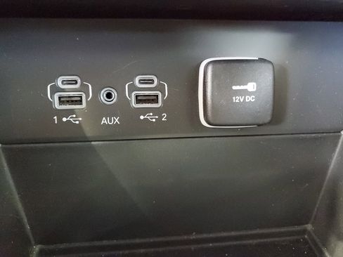 Used 2024 Jeep Grand Cherokee Laredo image 28