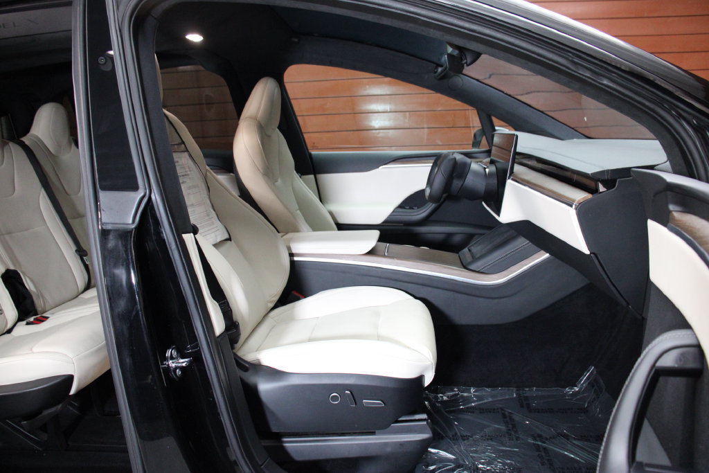 Used 2023 Tesla Model X AWD/4WD image 5