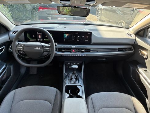 Used 2025 Kia K4 FWD image 32