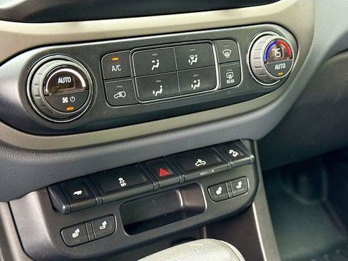 Used 2015 Chevrolet Colorado Z71 image 18