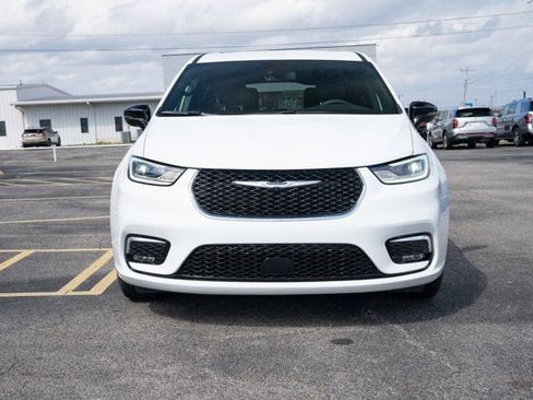 New 2026 Chrysler Pacifica Select image 8