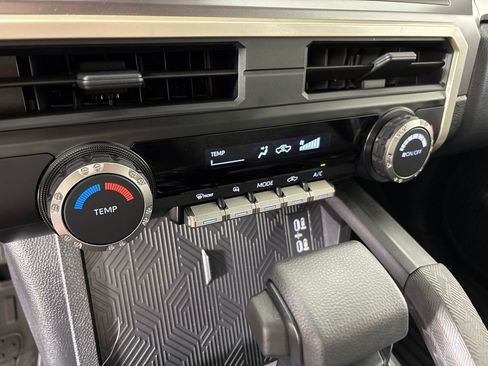 Used 2025 Toyota Tacoma SR5 AWD/4WD image 30