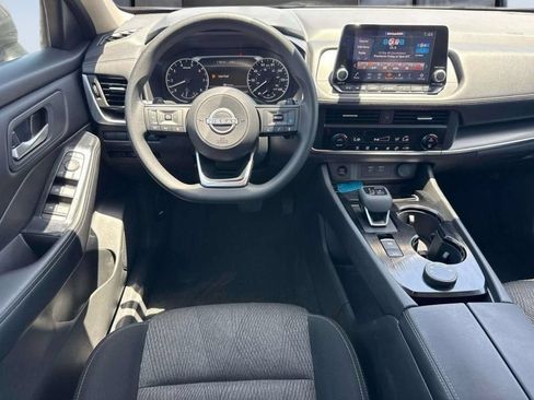 Used 2024 Nissan Rogue SV AWD/4WD image 13