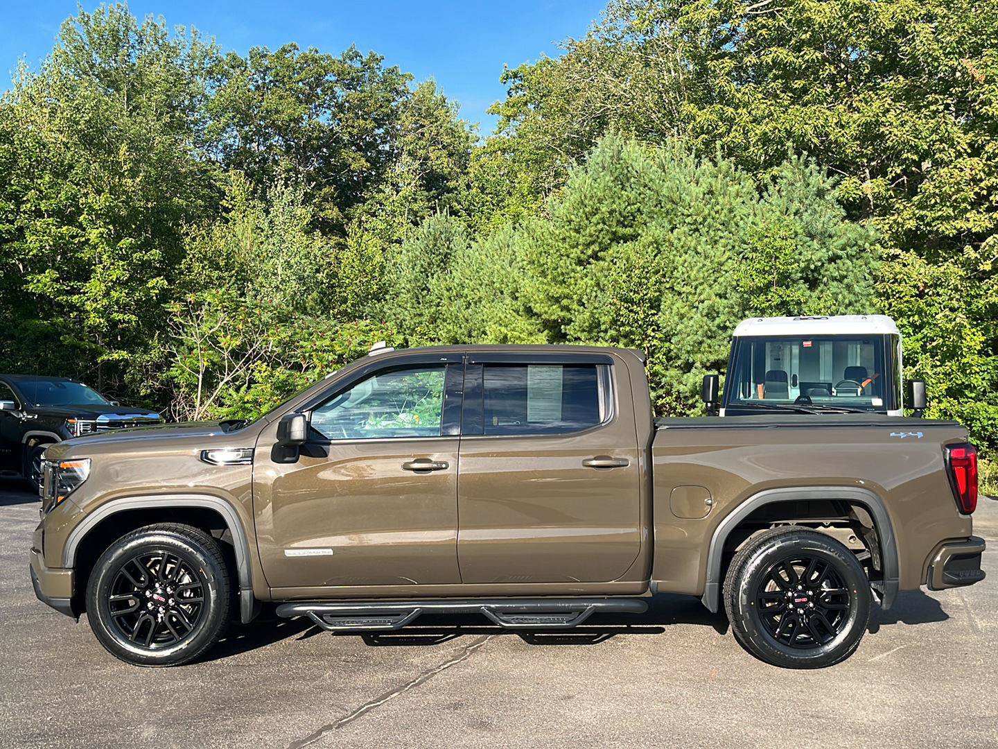 Certified 2024 GMC Sierra 1500 Elevation AWD/4WD image 2