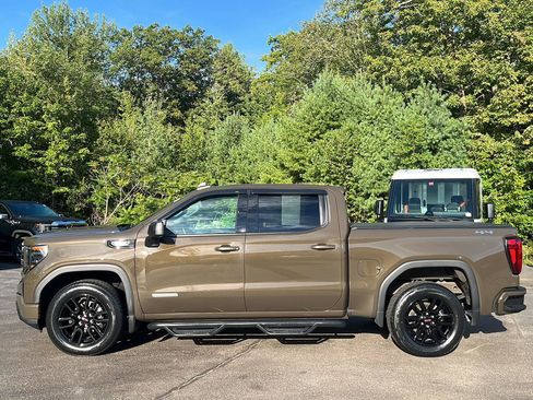 Used 2024 GMC Sierra 1500 Elevation AWD/4WD image 2