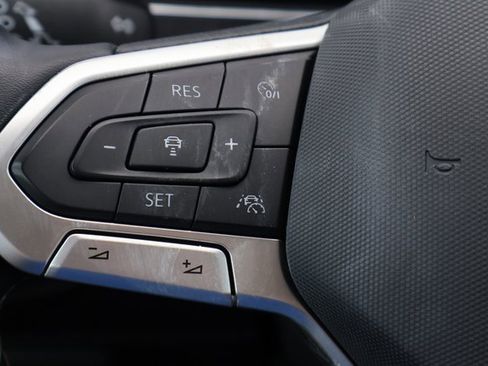 Certified 2022 Volkswagen Tiguan SE w/ Panoramic Sunroof Package image 20