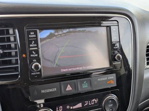 Used 2018 Mitsubishi Outlander ES AWD/4WD image 26