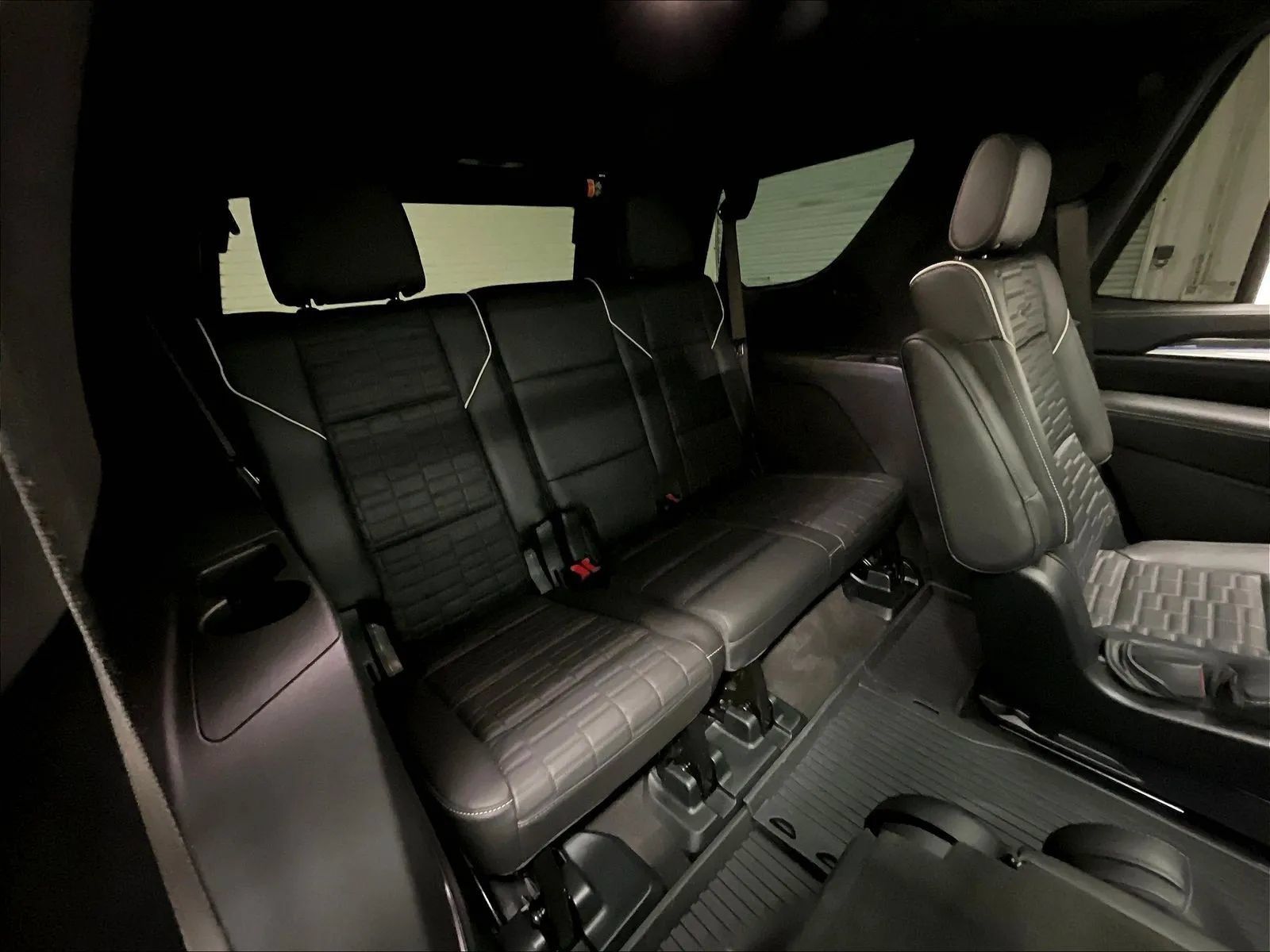 Used 2025 Cadillac Escalade V AWD/4WD image 16