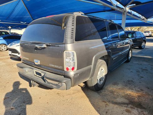 Used 2001 Chevrolet Suburban LT w/ LT Preferred Equipment Group image 4