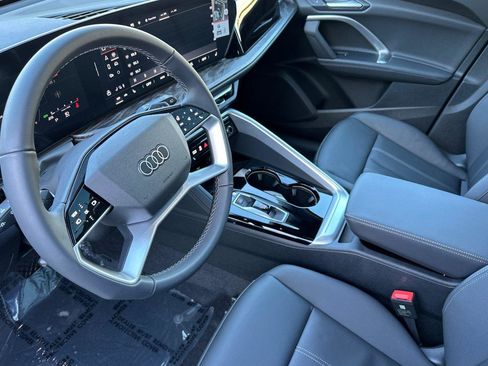 New 2025 Audi Q5 Premium image 9