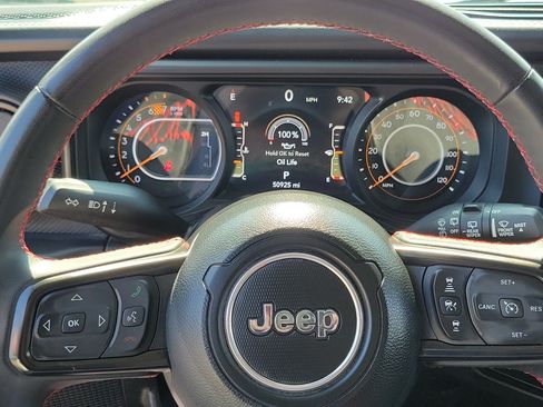 Used 2024 Jeep Wrangler Unlimited Rubicon AWD/4WD image 11