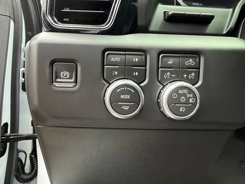 Used 2026 GMC Sierra 2500 AT4 w/ AT4 Premium Plus Package AWD/4WD image 32