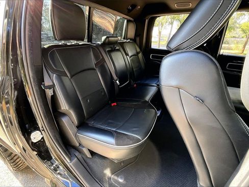 Used 2019 RAM 2500 Laramie w/ Black Appearance Package image 22