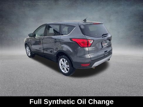 Used 2019 Ford Escape SE image 3