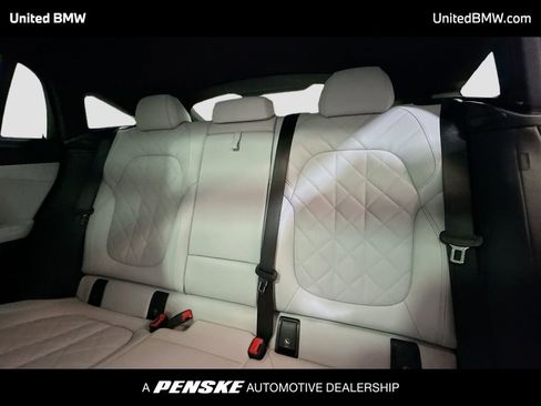 Used 2024 BMW X6 xDrive40i w/ Executive Package image 13