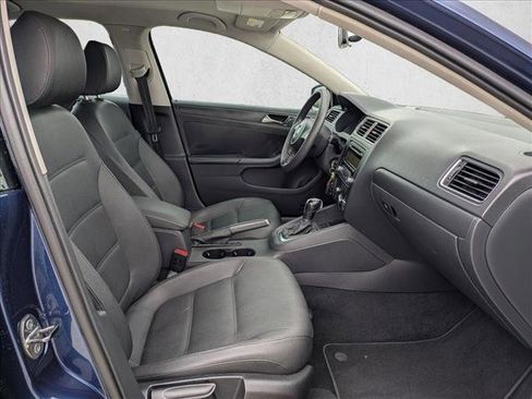Used 2011 Volkswagen Jetta SE image 18