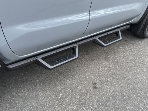 New 2025 Nissan Frontier PRO-4X image 10