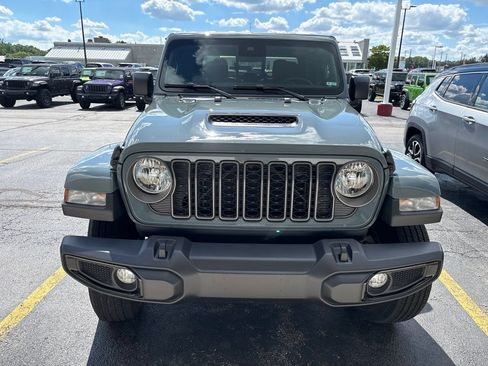 Used 2025 Jeep Gladiator Sport AWD/4WD image 1