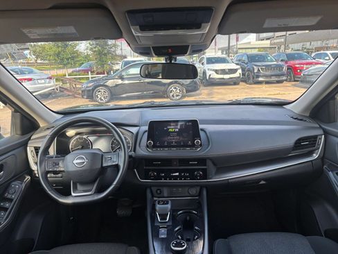 Used 2025 Nissan Rogue SV AWD/4WD image 35