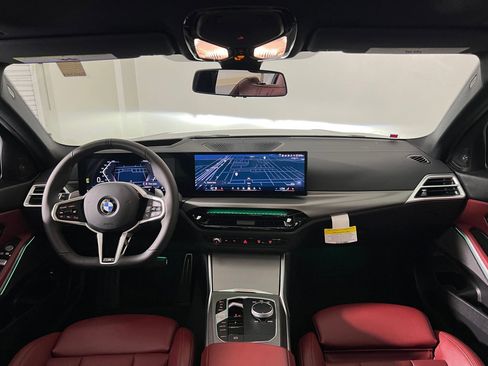 Used 2025 BMW 330i xDrive Sedan w/ M Sport Package AWD/4WD image 15