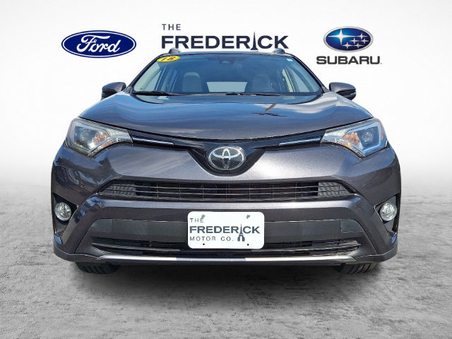 Used 2018 Toyota RAV4 XLE AWD/4WD image 2