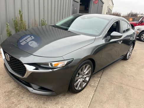 Used 2021 MAZDA MAZDA3 s image 4