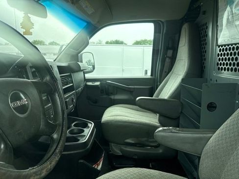Used 2016 GMC Savana 2500 RWD image 8