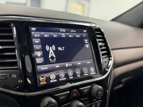 Used 2020 Jeep Grand Cherokee Altitude image 24