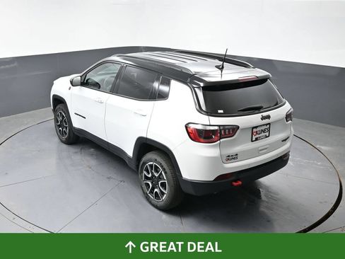 Used 2025 Jeep Compass Trailhawk AWD/4WD image 48