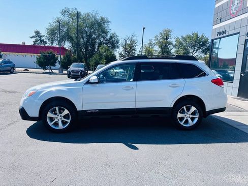 Used 2014 Subaru Outback 2.5i Limited AWD/4WD image 4