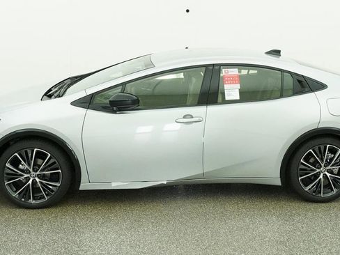 New 2026 Toyota Prius XLE FWD image 8