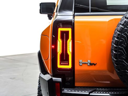 Used 2024 GMC Hummer EV 2X w/ Extreme Off-Road Package image 15