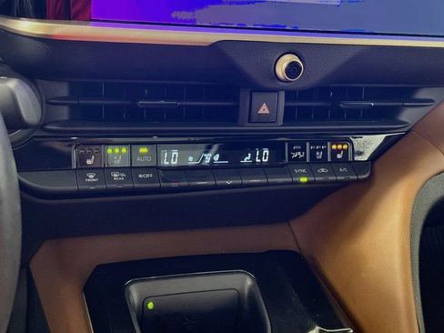Certified 2025 Toyota Crown Signia w/ Advanced Technology Package AWD/4WD image 14