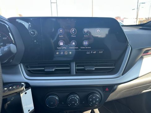 New 2026 Chevrolet Trax LT image 18