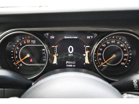 Used 2019 Jeep Wrangler Unlimited Sahara AWD/4WD image 16