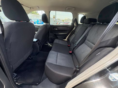 Used 2025 Nissan Rogue SV FWD image 28