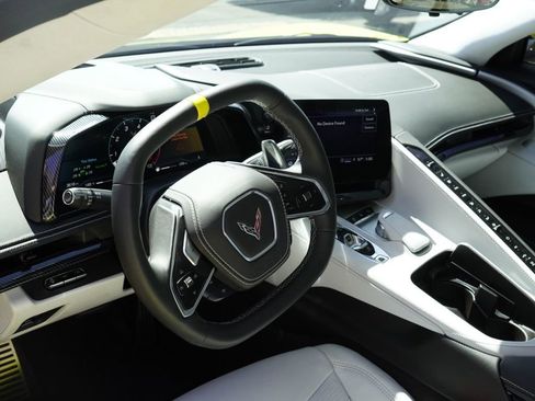 Used 2023 Chevrolet Corvette Stingray Premium Conv w/ Z51 Performance Package image 18