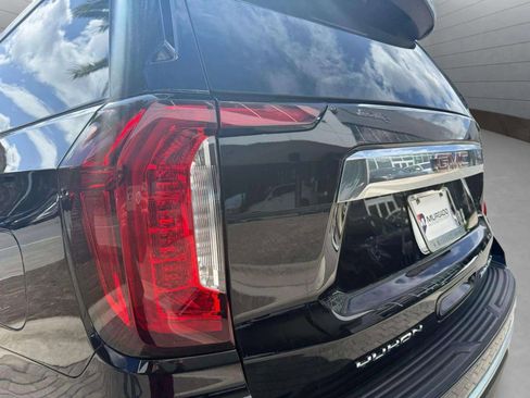 Used 2023 GMC Yukon XL Denali image 14