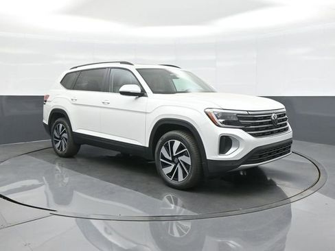 New 2026 Volkswagen Atlas SE FWD image 1
