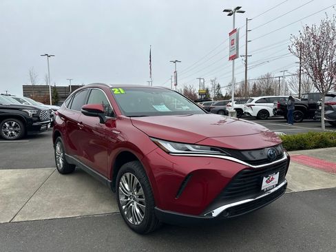 Certified 2021 Toyota Venza XLE w/ Softex Package image 7