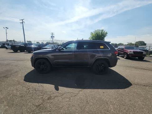 Used 2015 Jeep Grand Cherokee Altitude AWD/4WD image 22