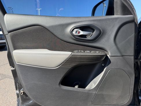 Used 2014 Jeep Cherokee Latitude w/ Trailer Tow Group image 11