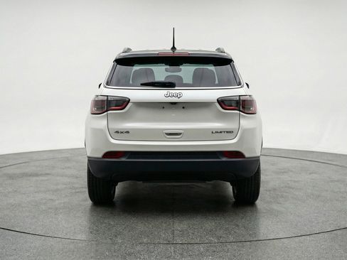 Used 2025 Jeep Compass Limited image 7