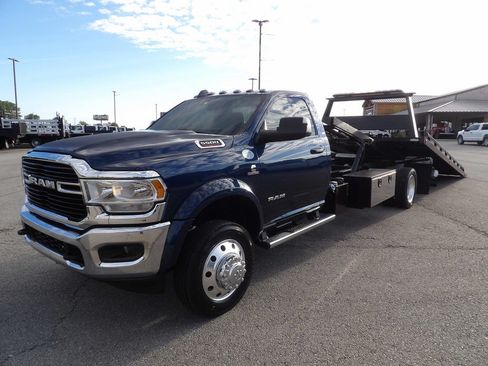 Used 2020 RAM 5500 SLT w/ Quick Order Package 2YG SLT AWD/4WD image 3