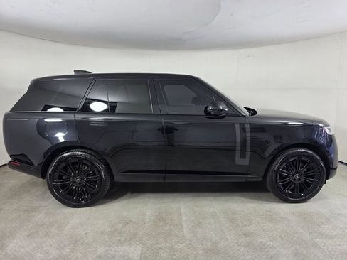 Used 2023 Land Rover Range Rover SE AWD/4WD image 3