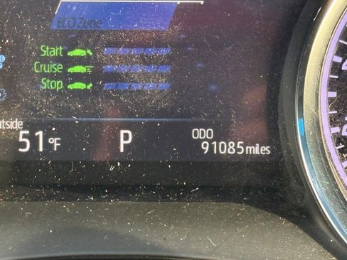 Used 2019 Toyota Camry XLE image 20