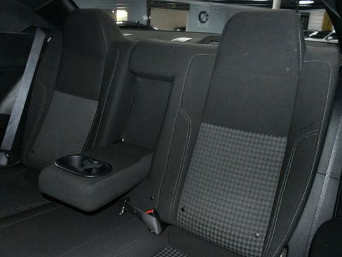 Used 2020 Dodge Challenger SXT image 17