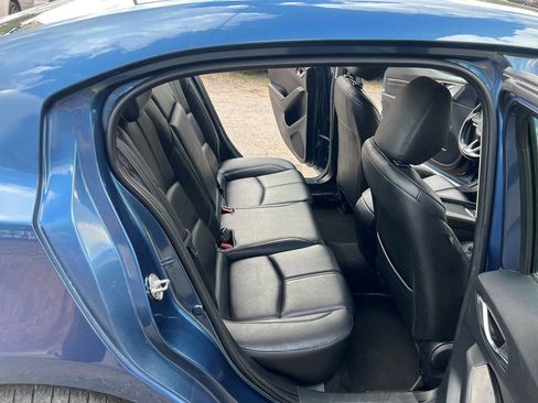 Used 2017 MAZDA MAZDA3 Touring image 16
